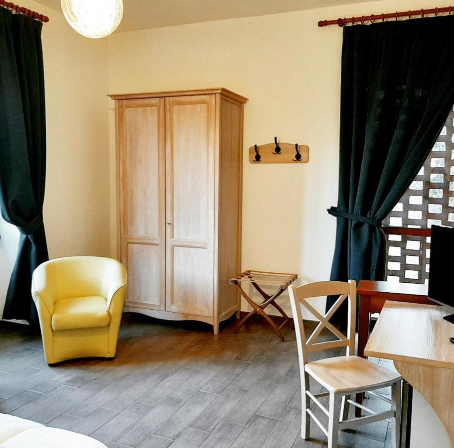 La Locanda Della Staffa Pombia Εξωτερικό φωτογραφία